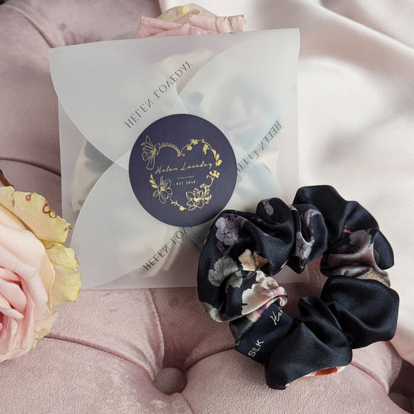 Silk Scrunchie Black | Fleur Japonaise